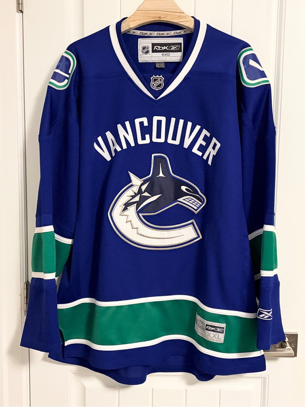 Authentic Reebok Vancouver Canucks Blue Orca Home Jersey Size XXL 2XL